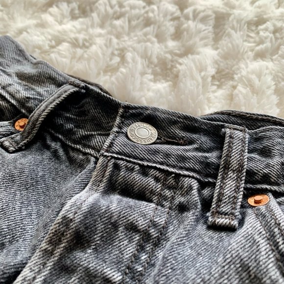 LEVI'S | Denim Distressed Black Shorts - Picture 3 of 4